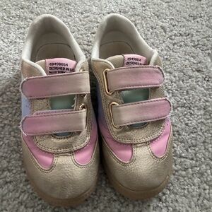 Steve Madden Kids Pink and Metallic Gold Velcro Sneakers
